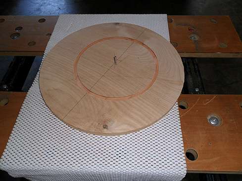 Sacrificial circle of plywood use to make the baffles - 1 (Click to go to page)