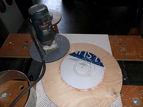 After adding a small Jasper circle cutting jig, the knife-edge was cut - 14 (Click to go to page)